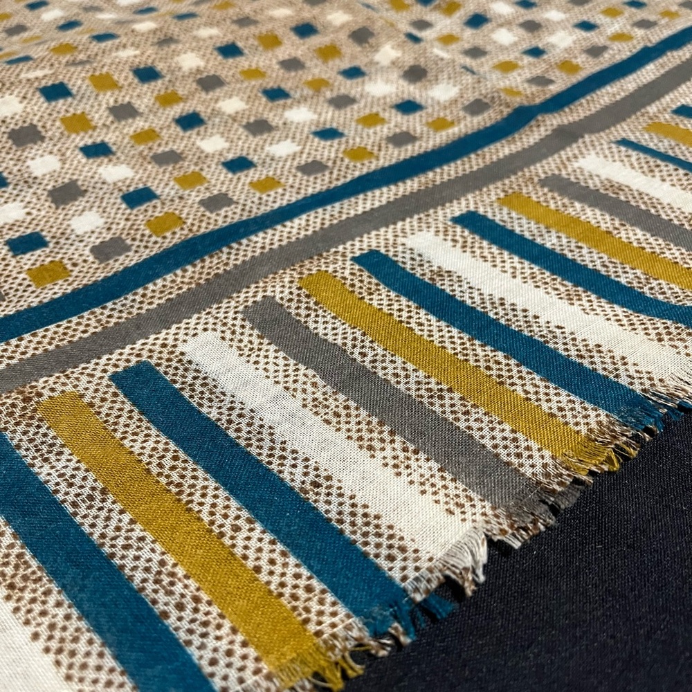 Geometric Patterned Scarf - Picture 4 of 4